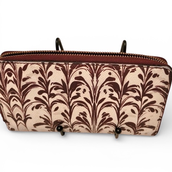 Tory Burch leather abstract Floral Burgundy and Cream Wallet confetti interior - Picture 2 of 9